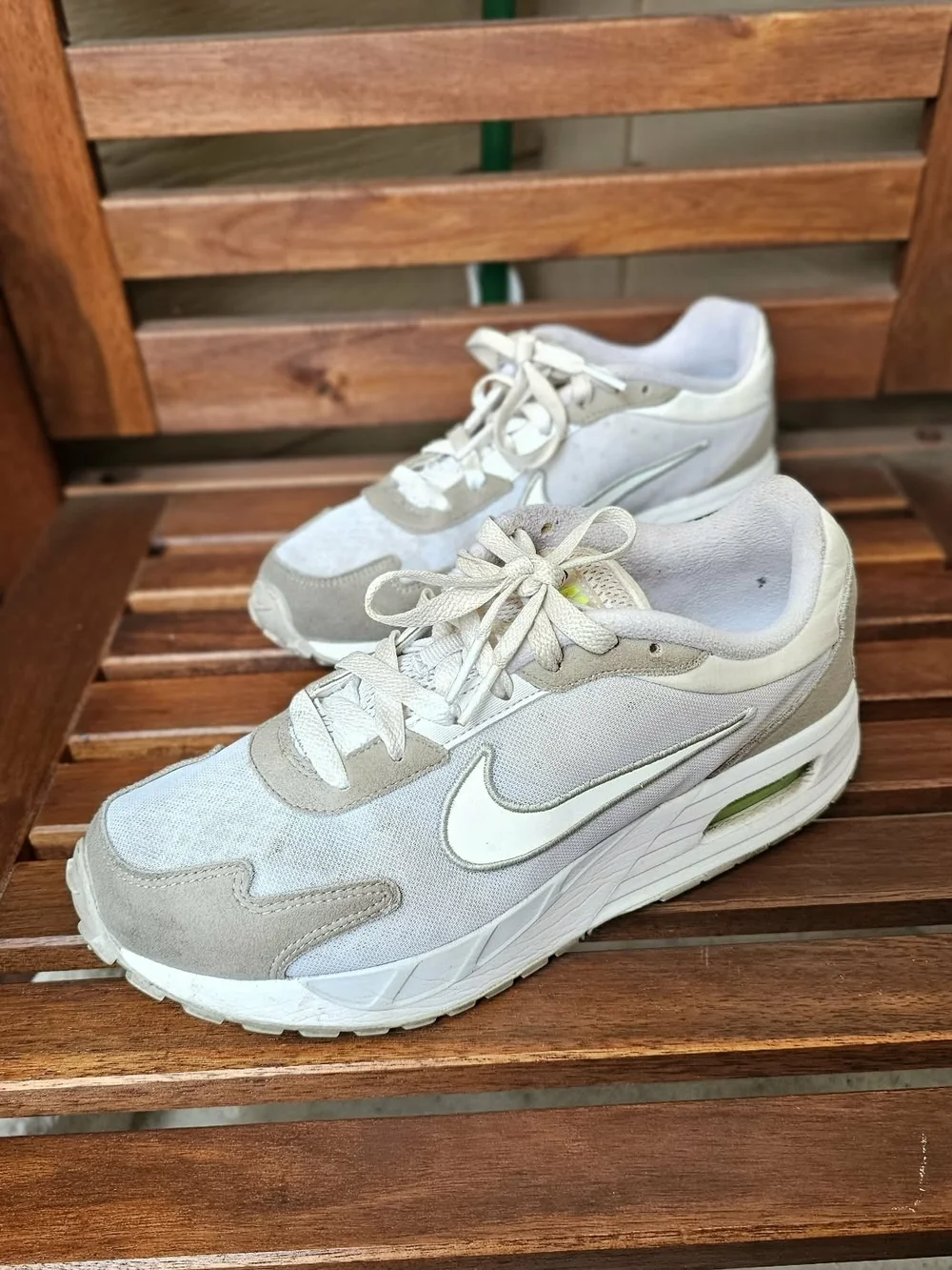 Nike Women's SIZE 7.5 - Picture 1 of 5